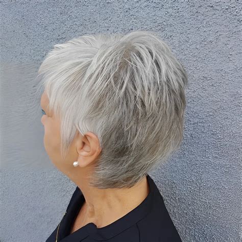 coupe courte femme vue arriere|Coupe courte femme : 70 idées pour cheveux courts en dégradés